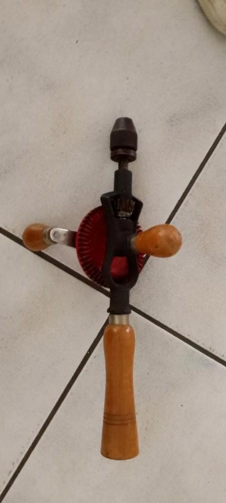 Antieke handboor met houten handvat, Doe-het-zelf en Verbouw, Gereedschap | Handgereedschap, Gebruikt, Ophalen of Verzenden