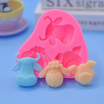 Nieuwe siliconen mallen te gebruiken voor o.a. deeg, fondant beschikbaar voor biedingen