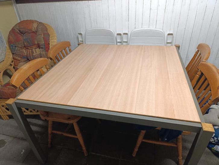Eettafel - Stevig en Praktisch, Huis en Inrichting, Tafels | Eettafels, Gebruikt, 100 tot 150 cm, 100 tot 150 cm, Vier personen