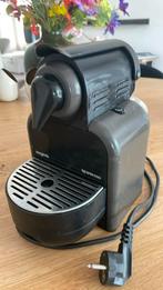 Nespresso koffiemachine Megimix, Ophalen of Verzenden, Zo goed als nieuw, Koffiemachine