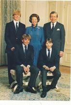 92 H,M. Koningin Beatrix en Prins Claus en hun 3 zonen, Ophalen of Verzenden, Kaart, Foto of Prent