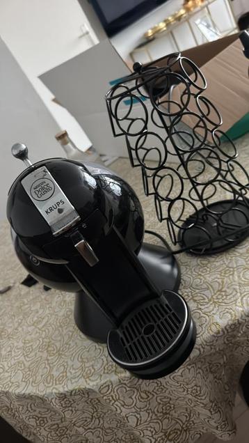 Koffiezetapparaat Dolce Gusto (zwart) met cuphouders beschikbaar voor biedingen
