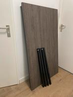 Bureau 140x80 - Kleur donker eiken | Zwart stalen frame, Huis en Inrichting, Bureaus, Ophalen, Zo goed als nieuw, Bureau