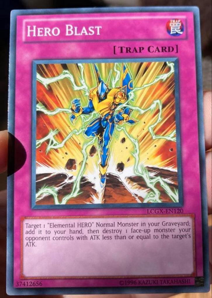 Yu-Gi-Oh! Hero Blast LCGX Old Print !, Hobby en Vrije tijd, Verzamelkaartspellen | Yu-gi-Oh!, Zo goed als nieuw, Losse kaart, Verzenden