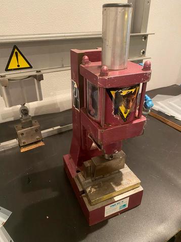 Pneumatische Pers PND 45-S - Berg & Schmid beschikbaar voor biedingen