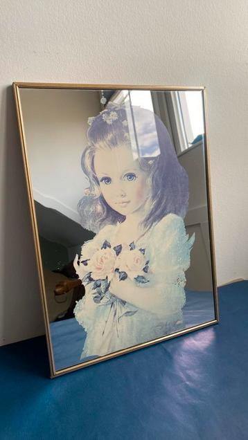 Vintage Victoriaanse spiegel meisje met bloemen beschikbaar voor biedingen