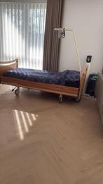 Hoog laag bed met triangel en zorg matras, Huis en Inrichting, Slaapkamer | Bedden, Ophalen, 90 cm, Eenpersoons, Zo goed als nieuw