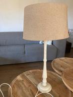 Brocante landelijke rustieke staande lamp met kap, Verzenden, Zo goed als nieuw, Hout, 50 tot 75 cm