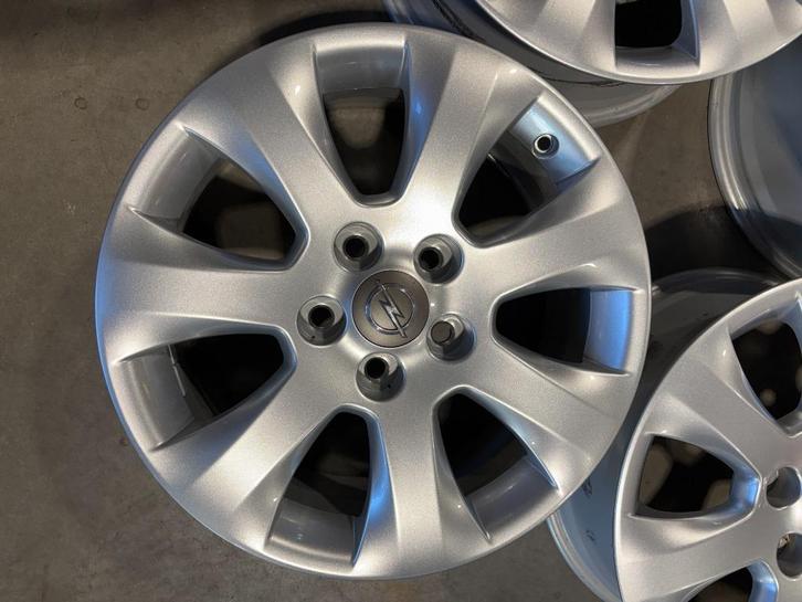 17" org. opel insignia st 5 x 120 nieuwstaat!! (demoset), Auto-onderdelen, Banden en Velgen, Banden en Velgen, Winterbanden, 17 inch