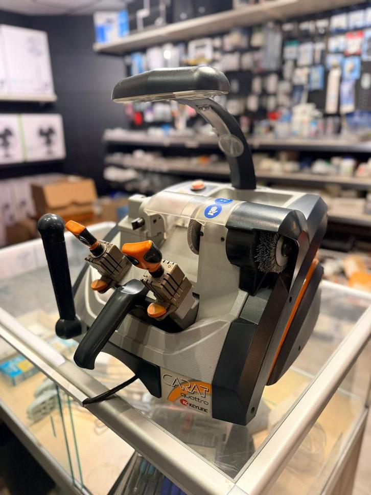 Keyline Sleutelmachine +- 3000 Sleutels - Perfect!, Doe-het-zelf en Verbouw, Gereedschap | Freesmachines, Elektrisch, Overige soorten