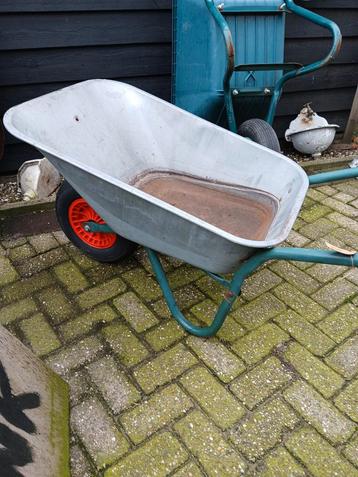 Kruiwagen  beschikbaar voor biedingen