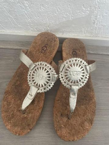 Ugg slippers zgan maat 36 beschikbaar voor biedingen