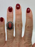 J197 Prachtige zilveren ring bloedkoraal maat 16,5, Sieraden, Tassen en Uiterlijk, Antieke sieraden, Met edelsteen, Ophalen of Verzenden