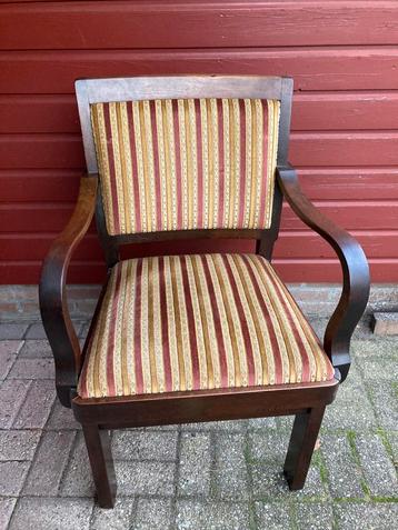 Antieke stoel uit ca:1925/30 beschikbaar voor biedingen