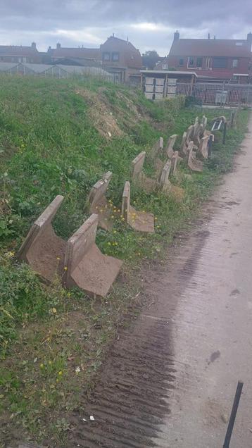 Betonnen Keerwanden 40 stuks 1 meter breed en +-90 cm hoog beschikbaar voor biedingen