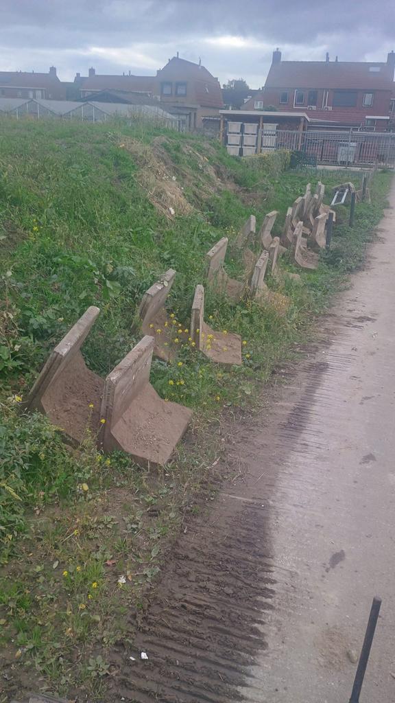 Betonnen Keerwanden 40 stuks 1 meter breed en +-90 cm hoog, Tuin en Terras, Palen, Balken en Planken, Gebruikt, Overige typen