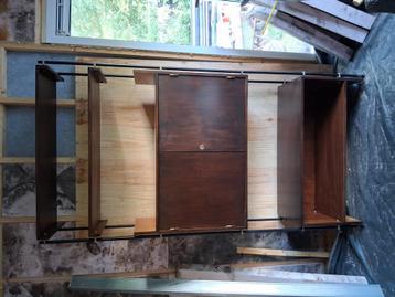 Vintage kast beschikbaar voor biedingen