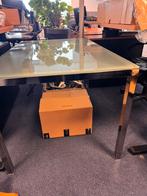 Tafel met glazen blad, Huis en Inrichting, Tafels | Eettafels, Ophalen, Gebruikt, 100 tot 150 cm, 50 tot 100 cm