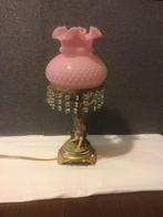 Antieke tafellamp met roze kap, Huis en Inrichting, Lampen | Tafellampen, Ophalen of Verzenden, Zo goed als nieuw, Minder dan 50 cm