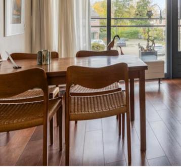 Teak houten Eettafel met 4 Stoelen beschikbaar voor biedingen