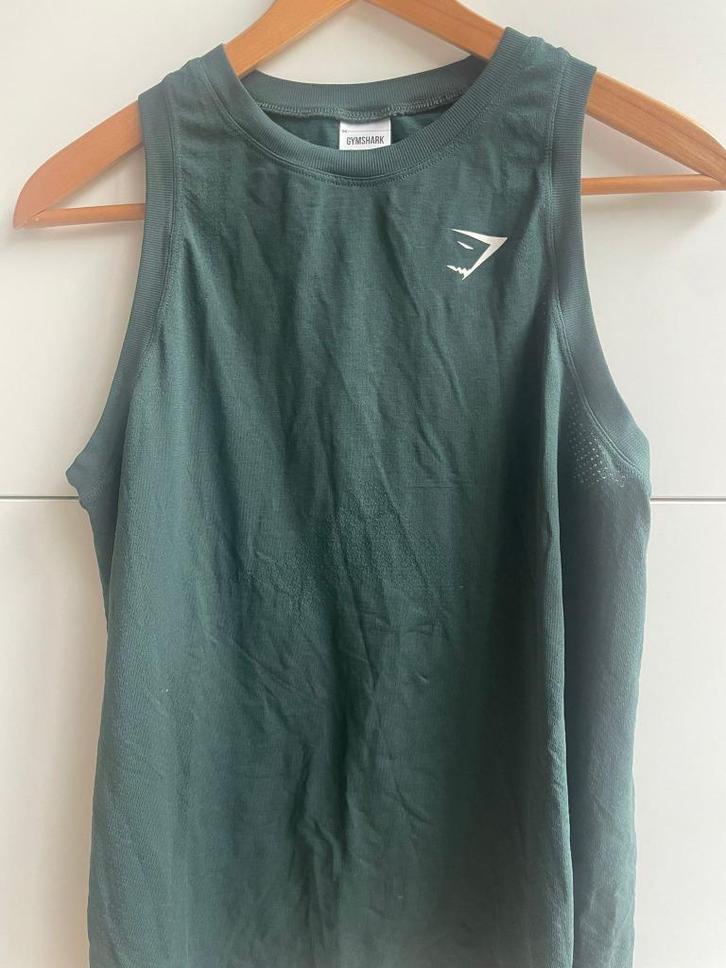 gymshark donkergroen sporthemd, Kleding | Dames, Sportkleding, Zo goed als nieuw, Fitness of Aerobics, Maat 36 (S), Groen, Ophalen of Verzenden