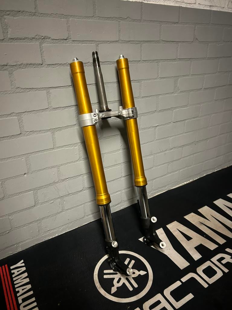Yamaha mt09 front fork (SCHADE), Motoren, Ophalen