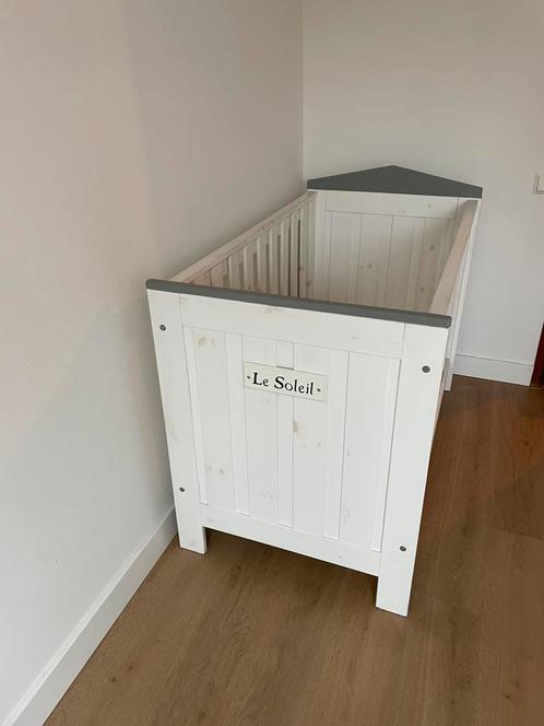 Complete babykamer beach style (ledikant, commode, kast), Kinderen en Baby's, Kinderkamer | Complete kinderkamers, Zo goed als nieuw