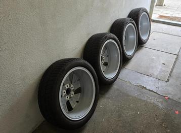 VW Golf 8 velgen origineel Belmont ZGAN Pirelli Sottozero beschikbaar voor biedingen