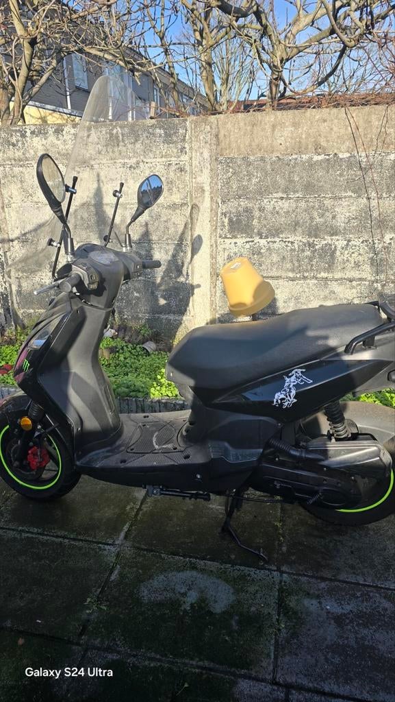 Sym 50cc scooter - blauw kenteken, staat al 1 jaar stil, Gebruikt, Overige modellen, Maximaal 45 km/u, Ophalen of Verzenden