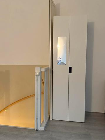 Witte Kast 2 deurs / 2 planken / zonder roede (bieden)