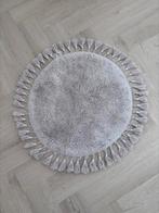 H&M badmat met kwastjes - 70 cm - beige, Huis en Inrichting, Ophalen of Verzenden, Gebruikt, Beige