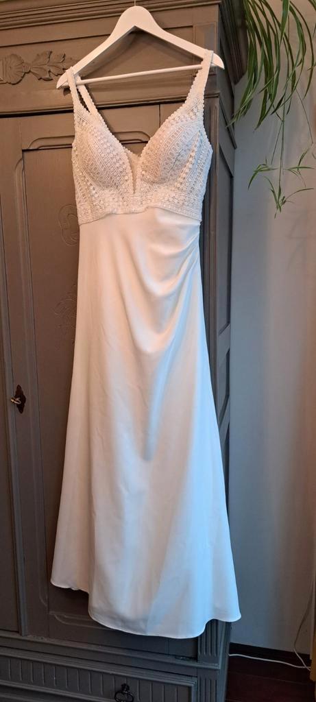Trouwjurk maat 38/40, Kleding | Dames, Trouwkleding en Trouwaccessoires, Zo goed als nieuw, Trouwjurk, Wit, Ophalen of Verzenden