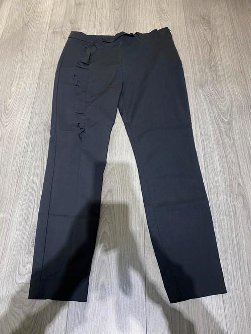 zara woman zwarte classic pantalon pants met ruffle mt XL, Kleding | Dames, Broeken en Pantalons, Zo goed als nieuw, Maat 46/48 (XL) of groter