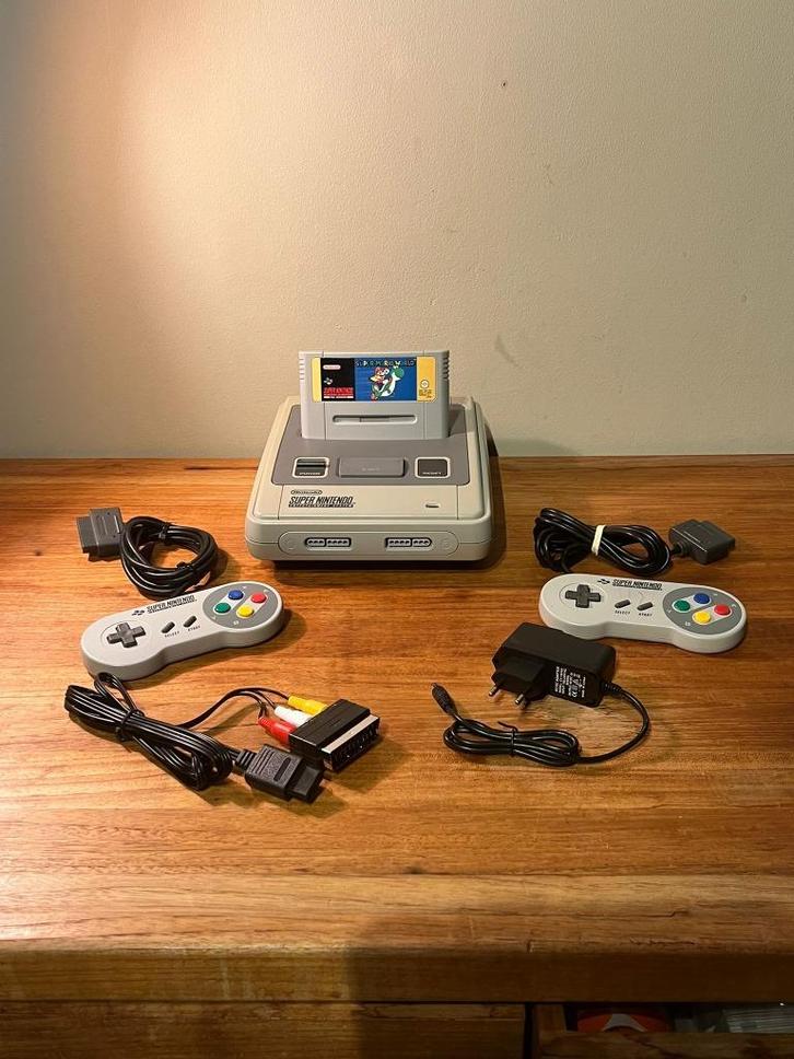 super nintendo, Spelcomputers en Games, Spelcomputers | Nintendo Super NES, Zo goed als nieuw, Met 2 controllers, Met games, Ophalen of Verzenden