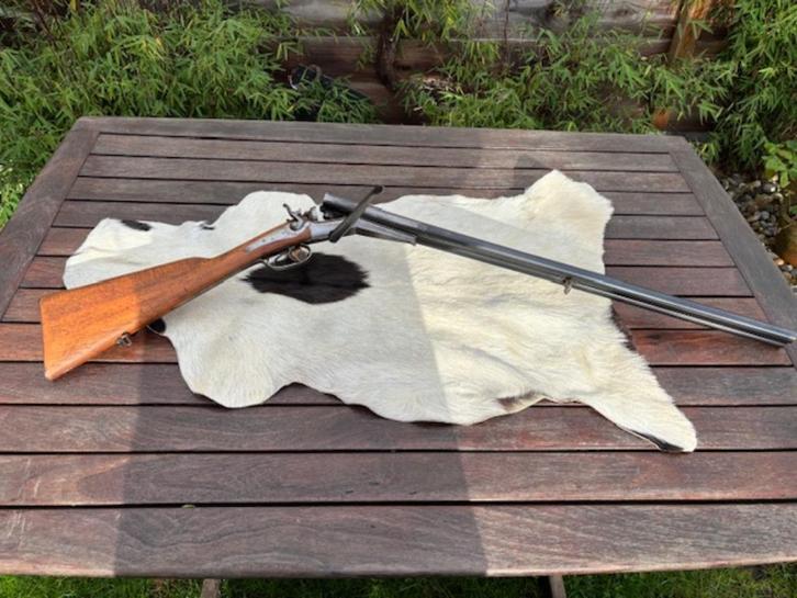 Zeer mooi Jachtgeweer van Husqvarna kal 12, Antiek en Kunst, Antiek | Overige Antiek, Ophalen of Verzenden