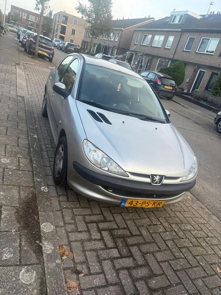 Peugeot 206 1.4 5D 2004 Grijs, Auto's, Peugeot, Particulier, Benzine, C, Hatchback, Handgeschakeld, Origineel Nederlands, Zilver of Grijs
