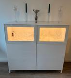 Wit IKEA BESTÅ kast met glasdeuren en LED-verlichting, Ophalen, 100 tot 150 cm, 25 tot 50 cm, Met deur(en)