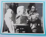 Oude zwart -wit foto Nederlandse beeldhouwer aan het werk., Ophalen of Verzenden, 1940 tot 1960, Ongelopen, Zuid-Holland
