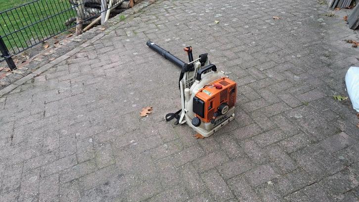 Stihl BR 400 bladblazer ruggedragen met garantie, Tuin en Terras, Bladblazers, Gebruikt, Ruggedragen, Benzine, Ophalen