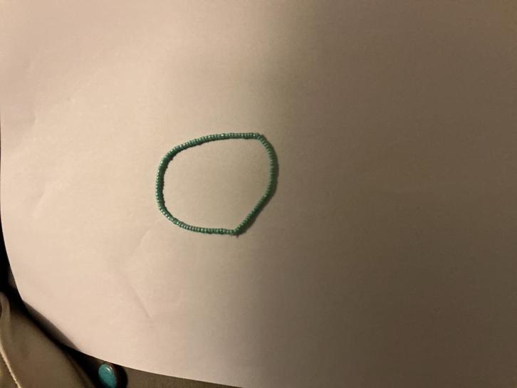 Blauwe  kralen armband, Sieraden, Tassen en Uiterlijk, Armbanden, Zo goed als nieuw, Elastiek, Groen, Met bedels of kralen, Ophalen