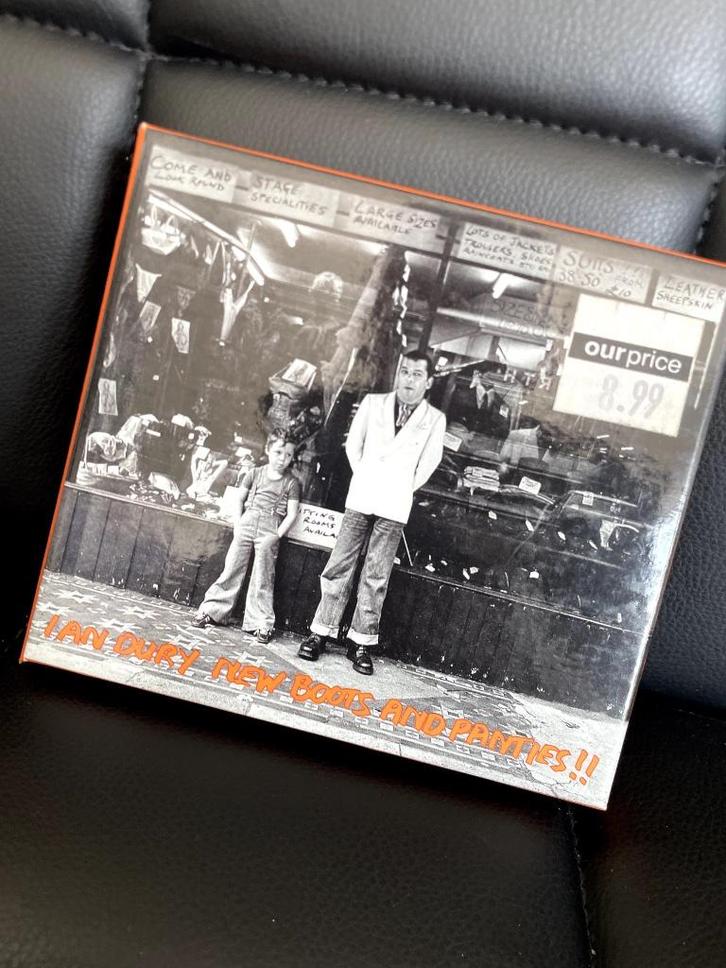 Ian Dury, CD-box New Boots And Panties!!, Cd's en Dvd's, Vinyl | Rock, Zo goed als nieuw, Poprock, Overige formaten, Verzenden