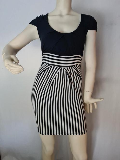 Zwart/wit gestreepte jurk. Mt. 36., Kleding | Dames, Jurken, Zo goed als nieuw, Maat 36 (S), Zwart, Boven de knie, Ophalen of Verzenden