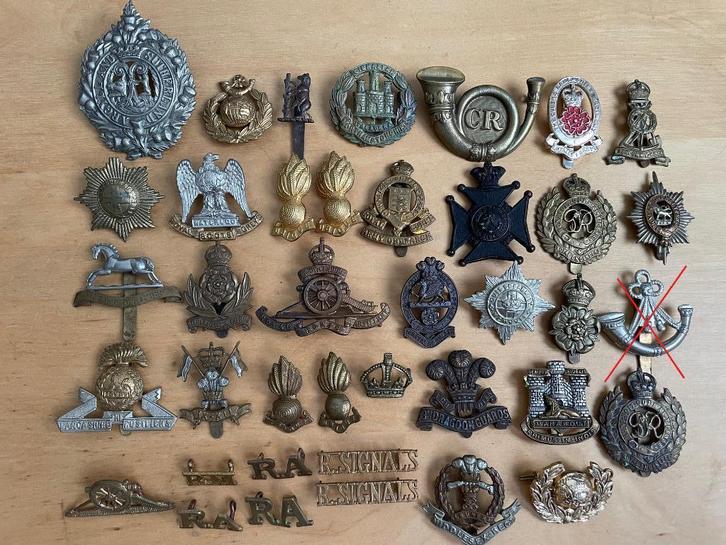 (post-)WW2 Engels embleem, metaal, meerdere units, Verzamelen, Militaria | Tweede Wereldoorlog, Landmacht, Embleem of Badge, Engeland