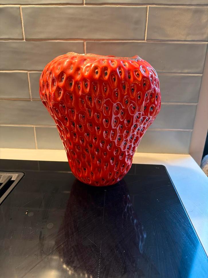 Des pots Aardbeienvaas - Uniek en Decoratief!, Huis en Inrichting, Woonaccessoires | Vazen, Zo goed als nieuw, Rood, Minder dan 50 cm