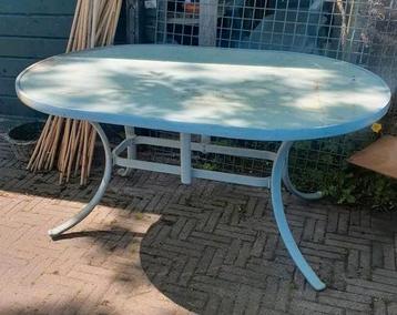 Tuintafel glazen blad beschikbaar voor biedingen