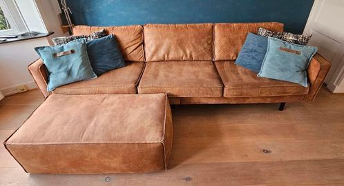 Cognac-kleurige driezits bank met hocker van Be Pure, Huis en Inrichting, Banken | Bankstellen, Gebruikt, Rechte bank, Driepersoons