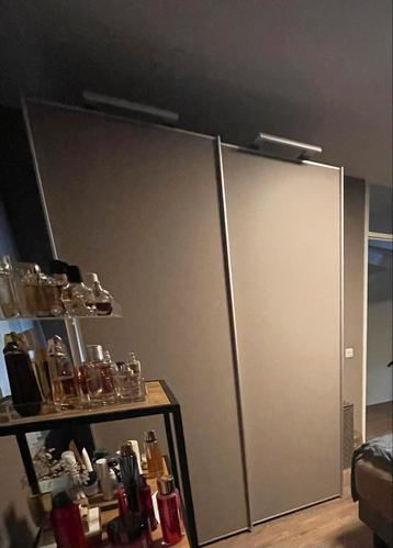 Slaapkamerkast Schuifdeuren Sepia met Verlichting beschikbaar voor biedingen