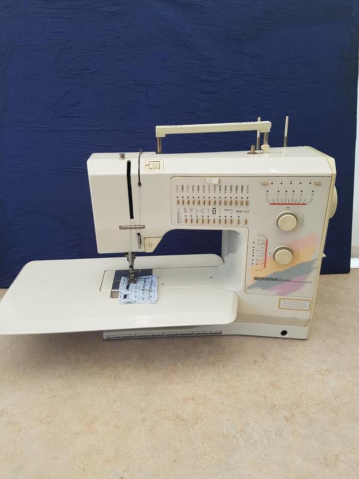 Bernina 1090 incl groot onderhoud in prijs verlaagd, Hobby en Vrije tijd, Naaimachines en Toebehoren, Zo goed als nieuw, Lockmachine