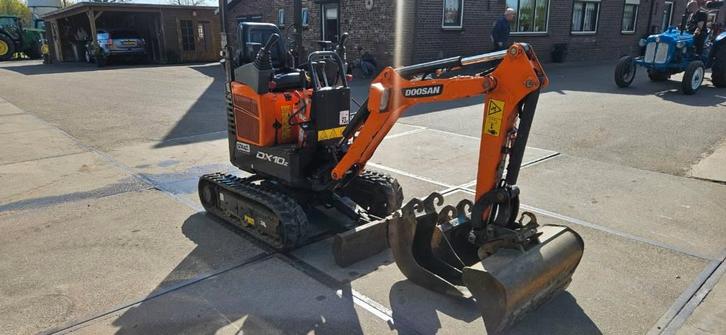 Doosan DX 10 Z (bj 2018), Zakelijke goederen, Machines en Bouw | Kranen en Graafmachines, Graafmachine