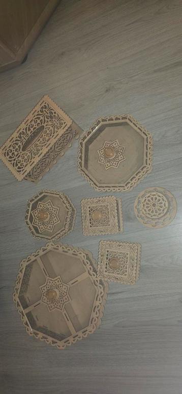 Houten decoratie set beschikbaar voor biedingen